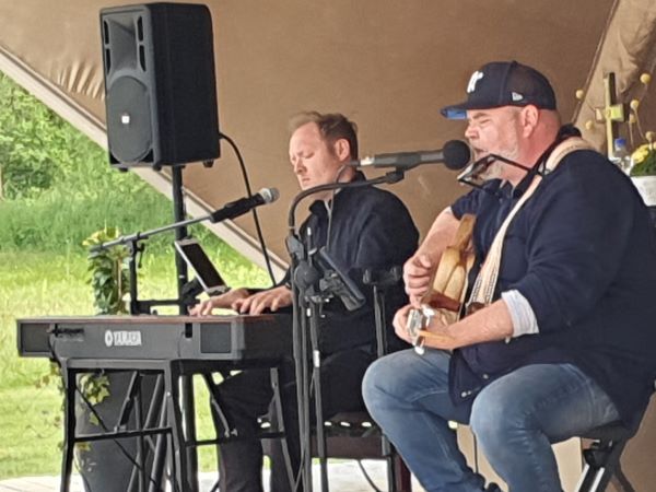 King Green Band Duo - Alan Ward & Toni Will